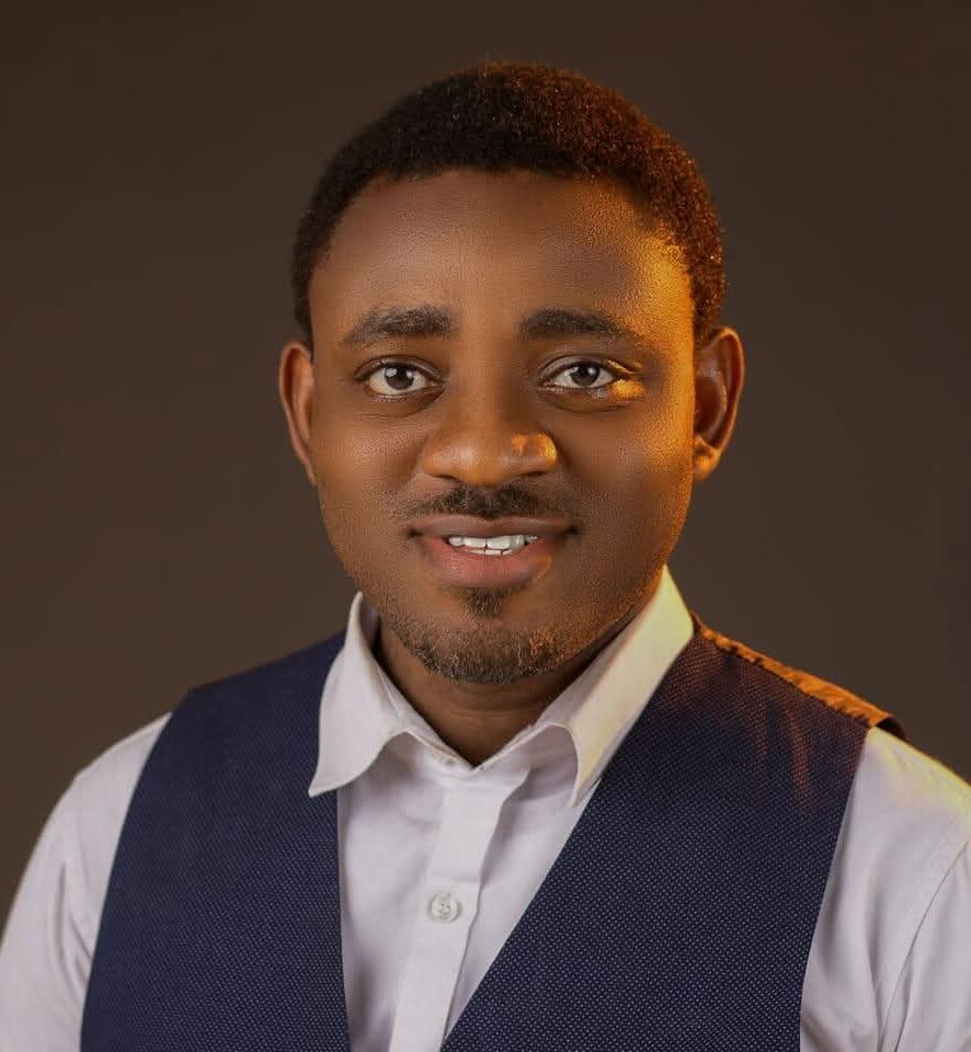 Mr Olaoluwa Akinyoyenu